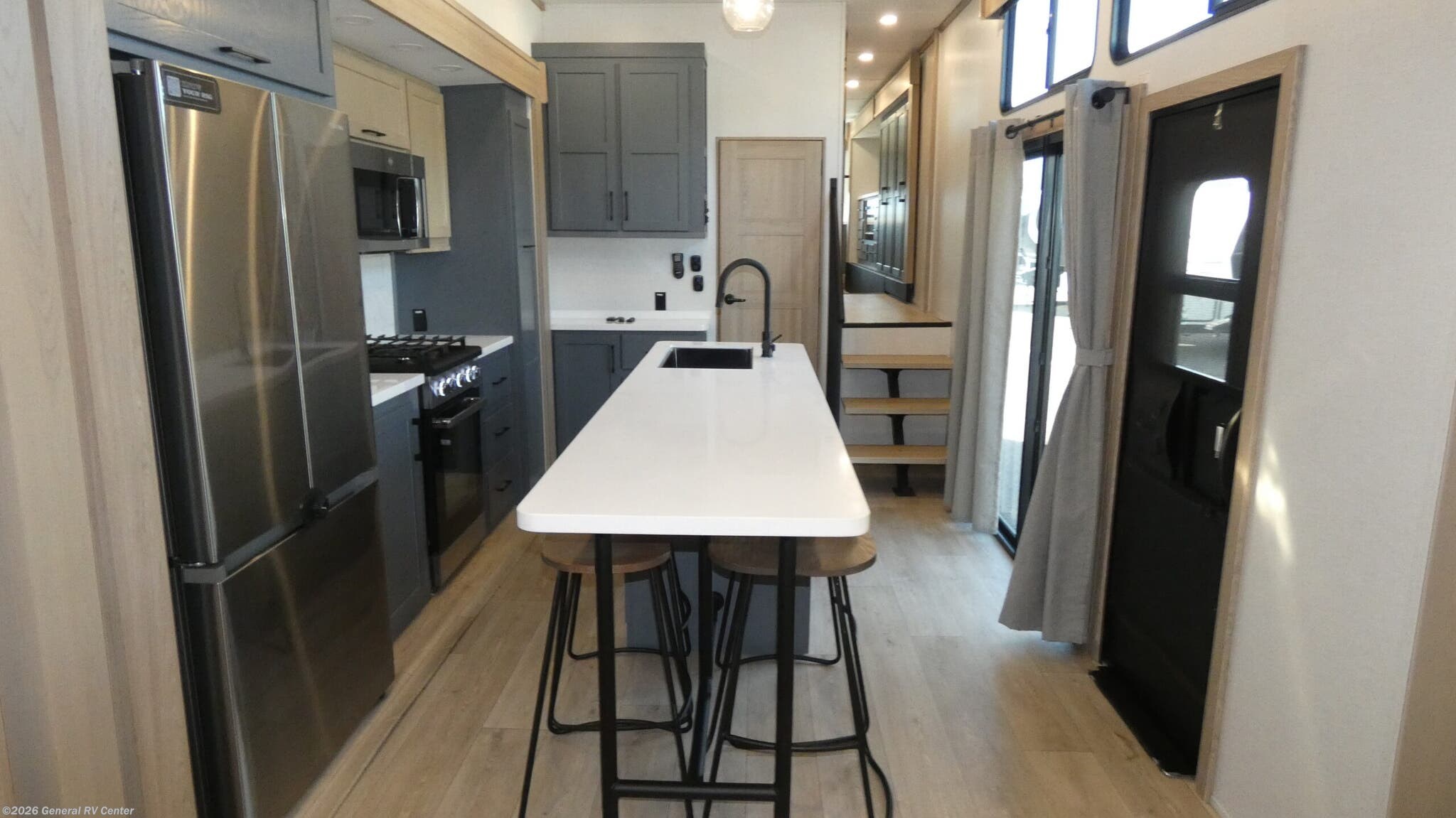 New 2026 CrossRoads Hampton 4130DEN available in Dover, Florida