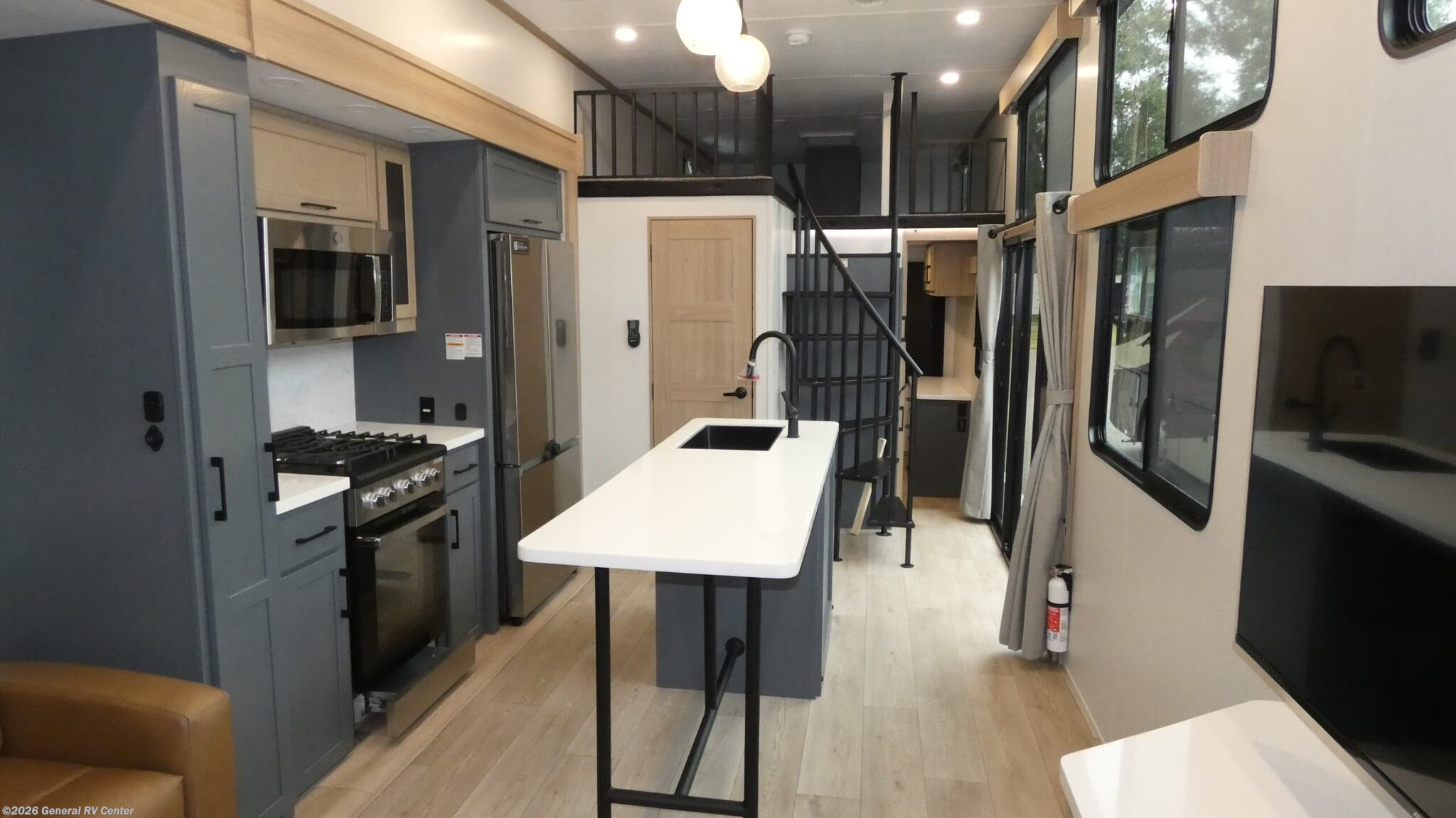 New 2026 CrossRoads Hampton 410PVL available in Dover, Florida