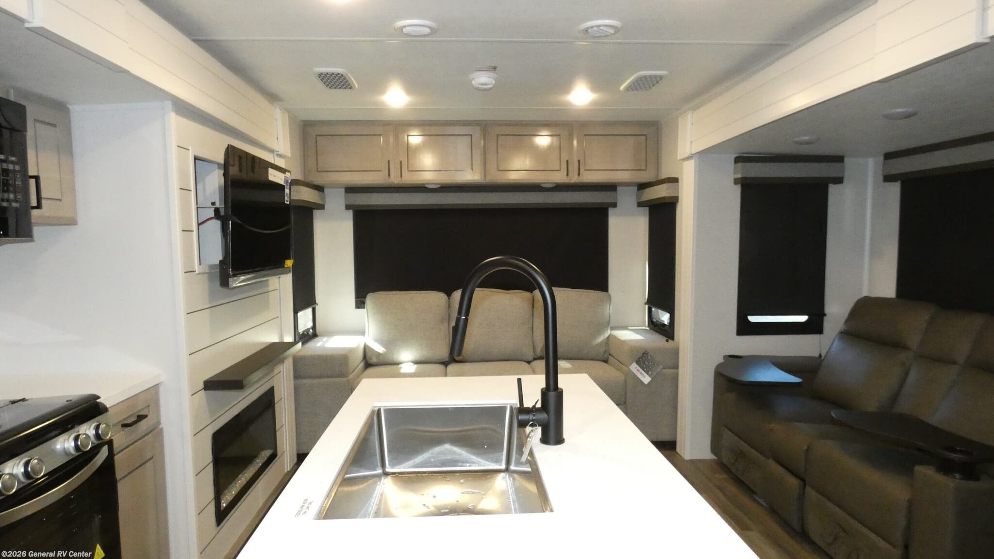 2026 Open Range 322RLS - New Travel Trailer For Sale by General RV Center in Dover, Florida