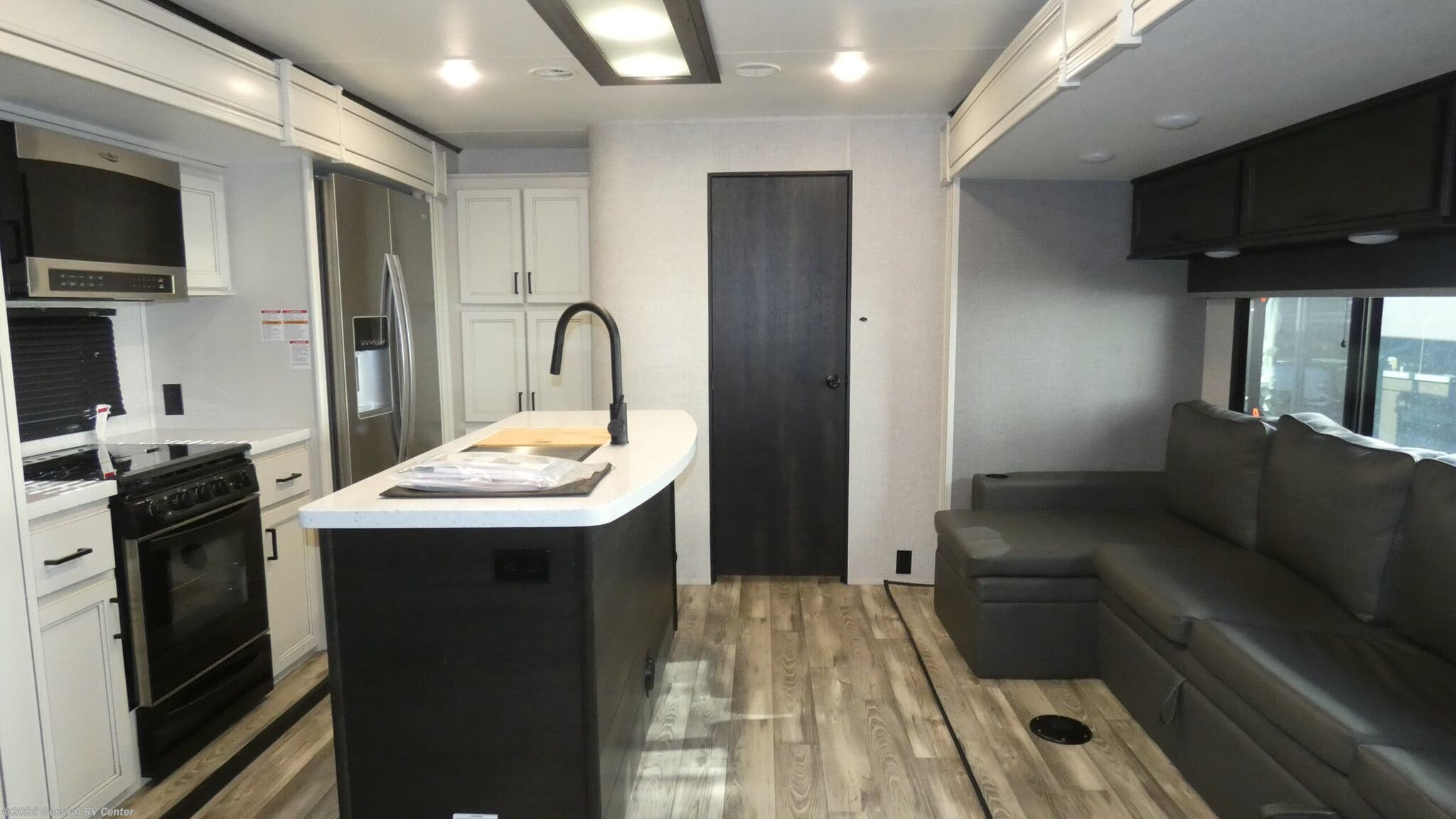 2023 Highland Ridge Open Range 330BHS - Used Travel Trailer For Sale by General RV Center in Dover, Florida