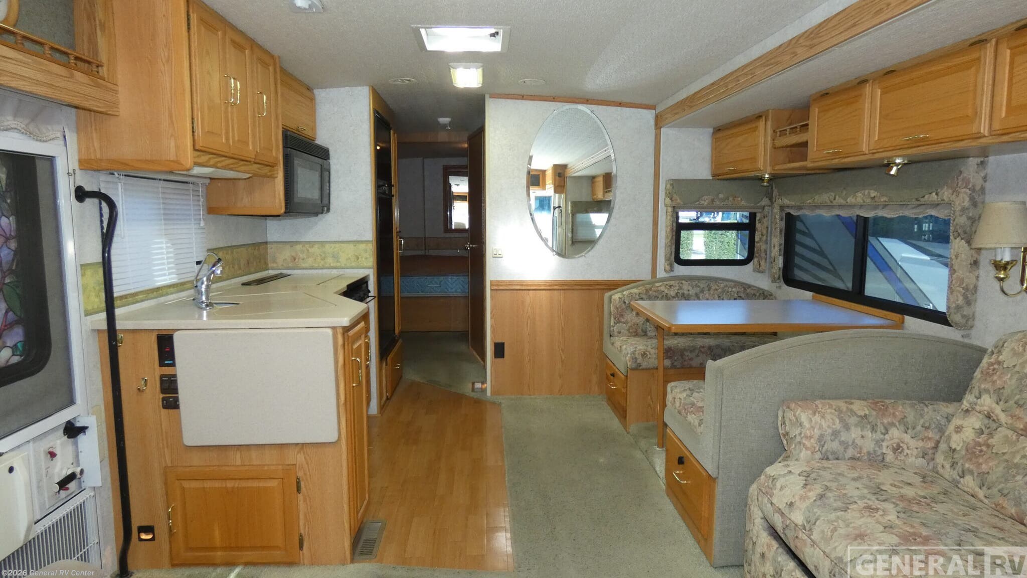 2002 Winnebago Adventurer 35U - Used Class A For Sale by General RV Center in Dover, Florida