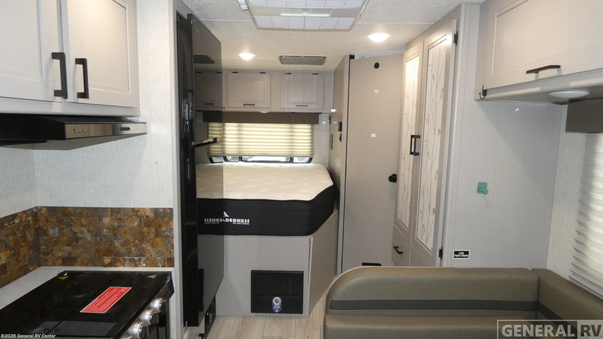 2025 Coachmen Freelander 21QSS Chevy - Used Class C For Sale by General RV Center in Dover, Florida