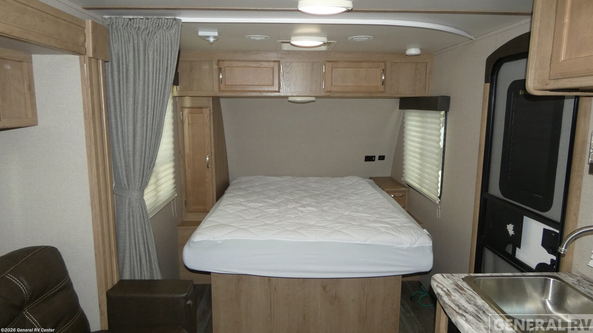 Used 2020 Winnebago Micro Minnie 2106FBS available in Dover, Florida