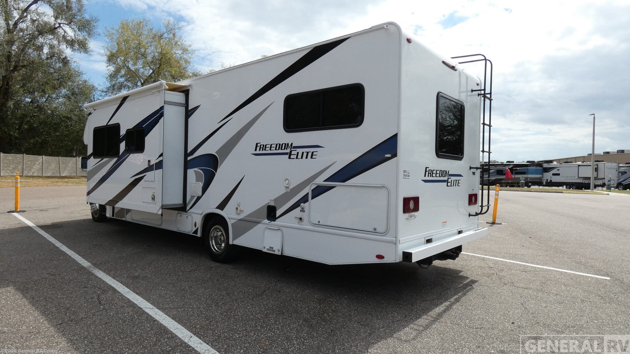 2022 Freedom Elite 30FE by Thor Motor Coach from General RV Center in Dover, Florida