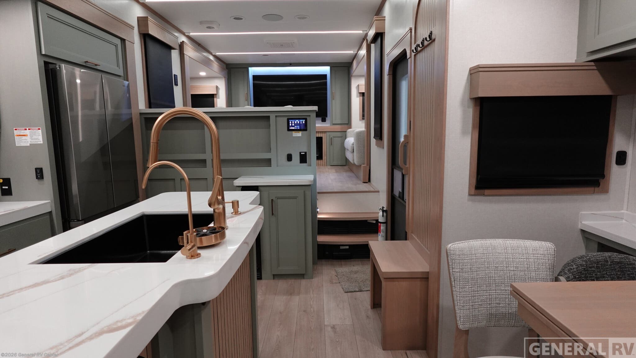 New 2026 CrossRoads Redwood 420FL available in Dover, Florida