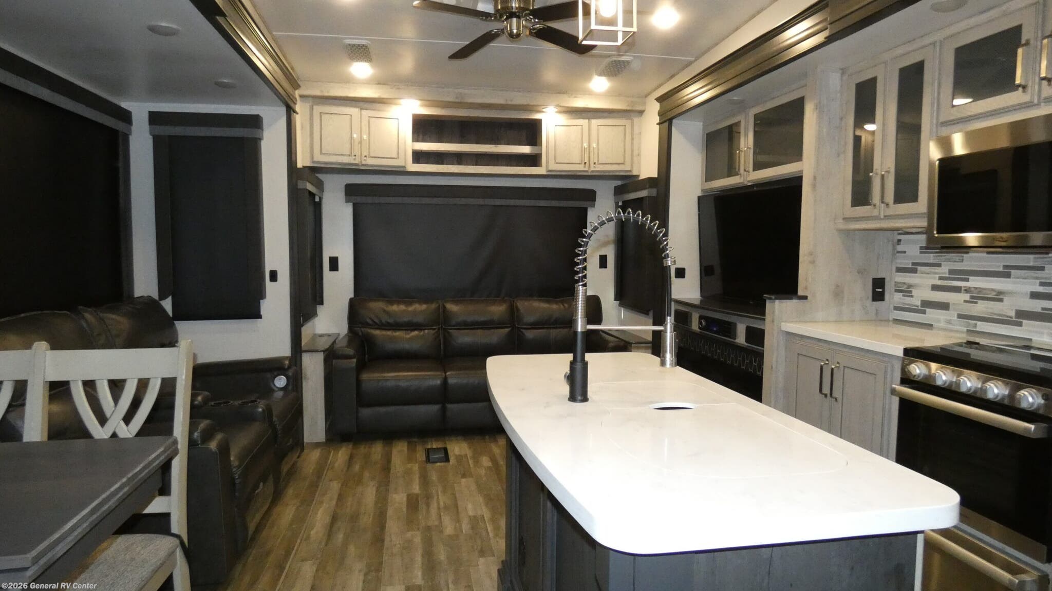 2021 Keystone Avalanche 312RS - Used Fifth Wheel For Sale by General RV Center in Dover, Florida