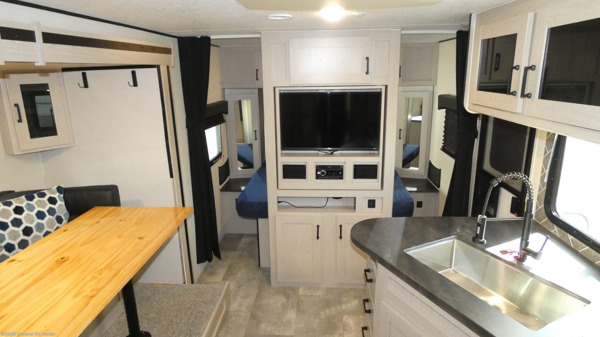 Used 2022 Coachmen Apex 215RBK available in Dover, Florida