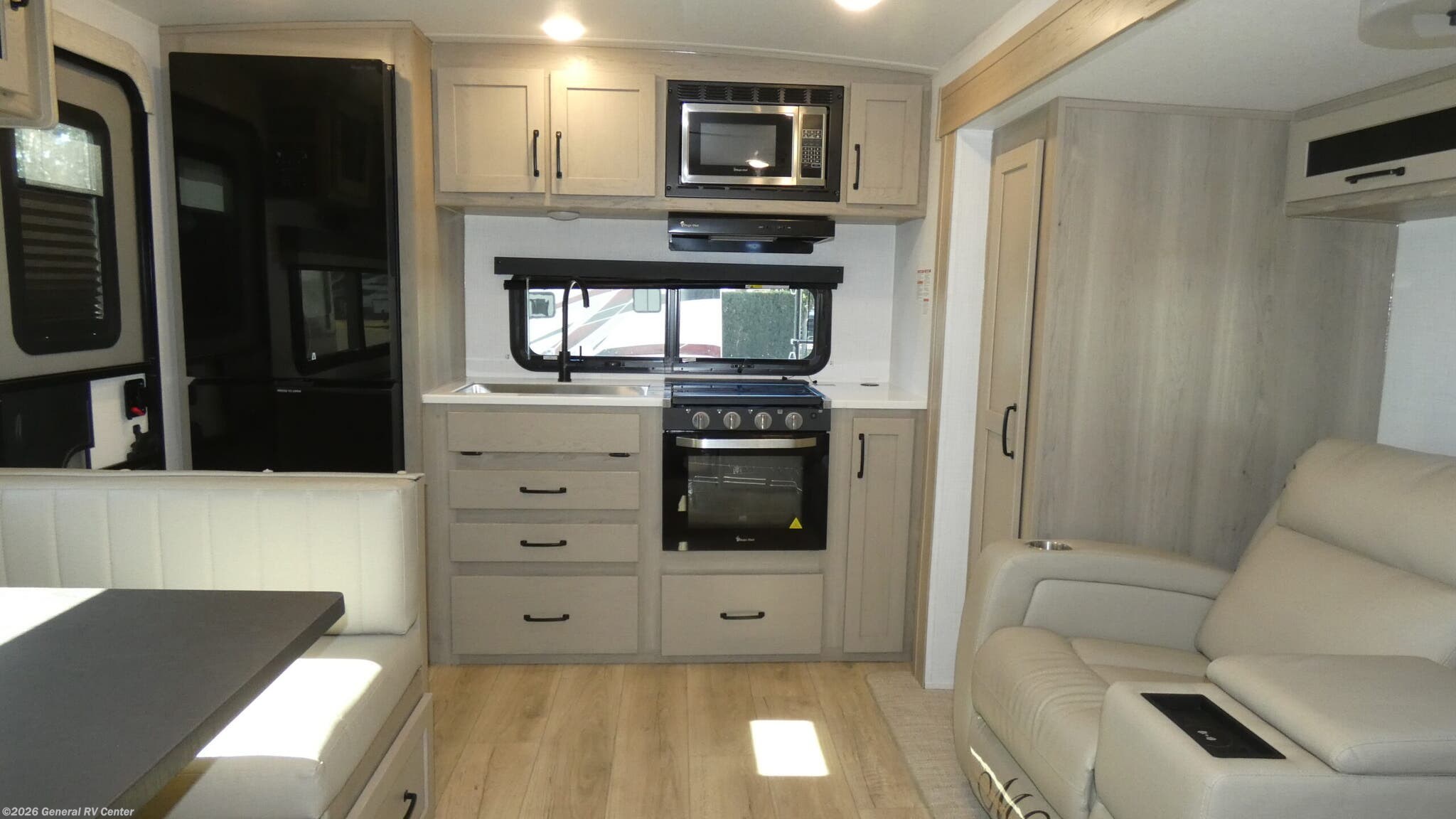 2025 Forest River Flagstaff Micro Lite 25SRK - Used Travel Trailer For Sale by General RV Center in Dover, Florida