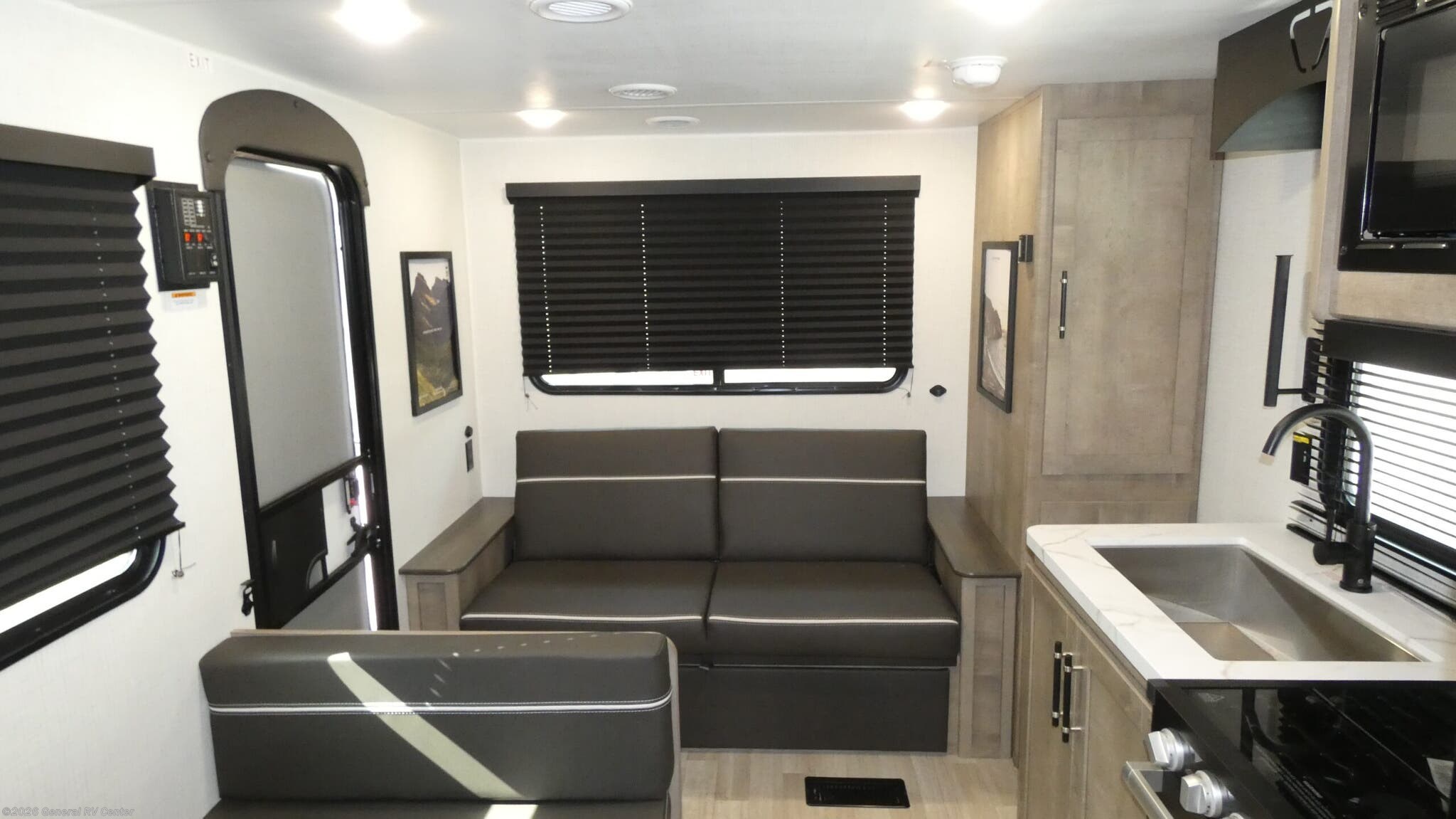 2026 Keystone Springdale 2100RL - New Travel Trailer For Sale by General RV Center in Dover, Florida