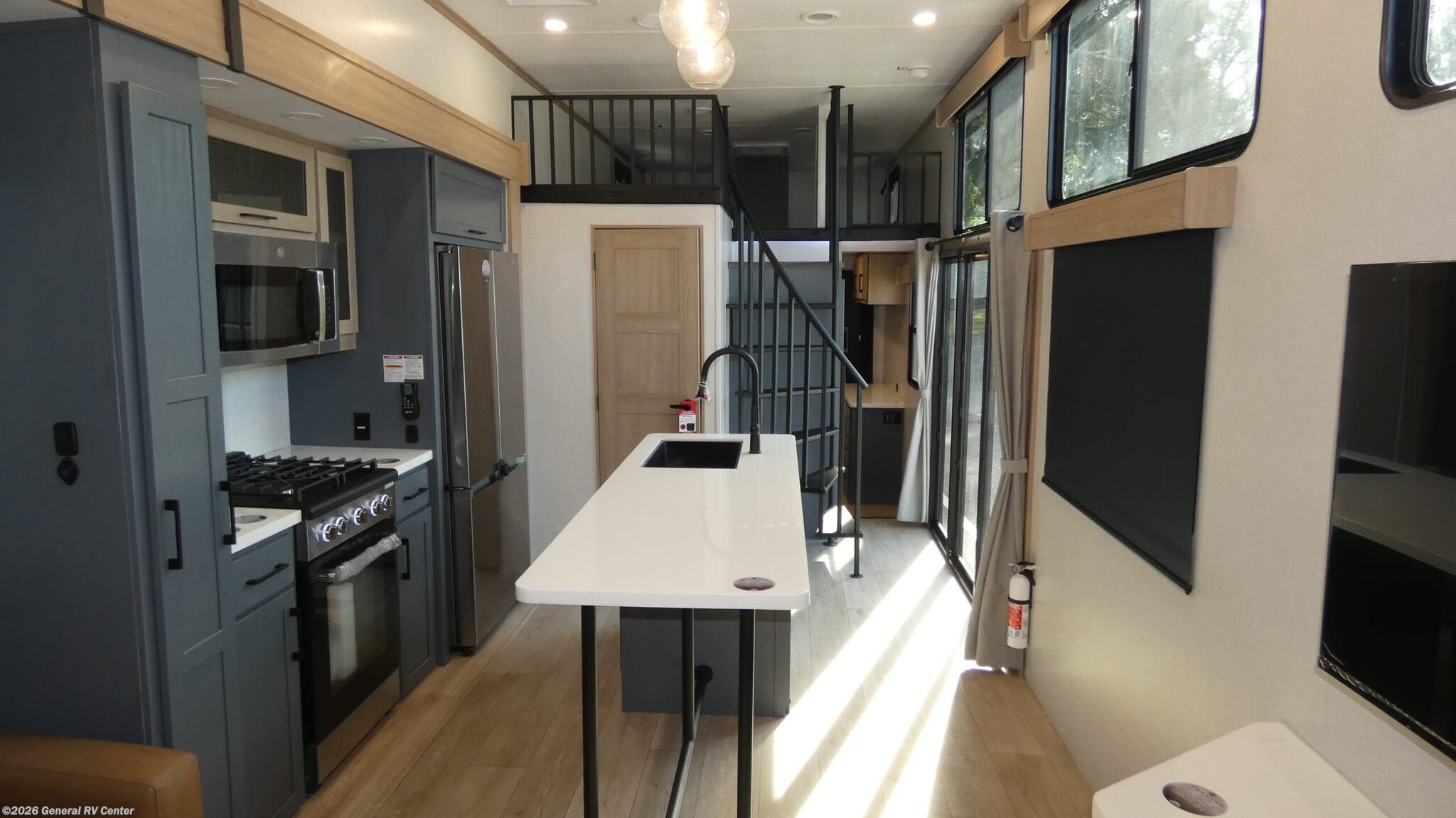 New 2026 CrossRoads Hampton 410PVL available in Dover, Florida