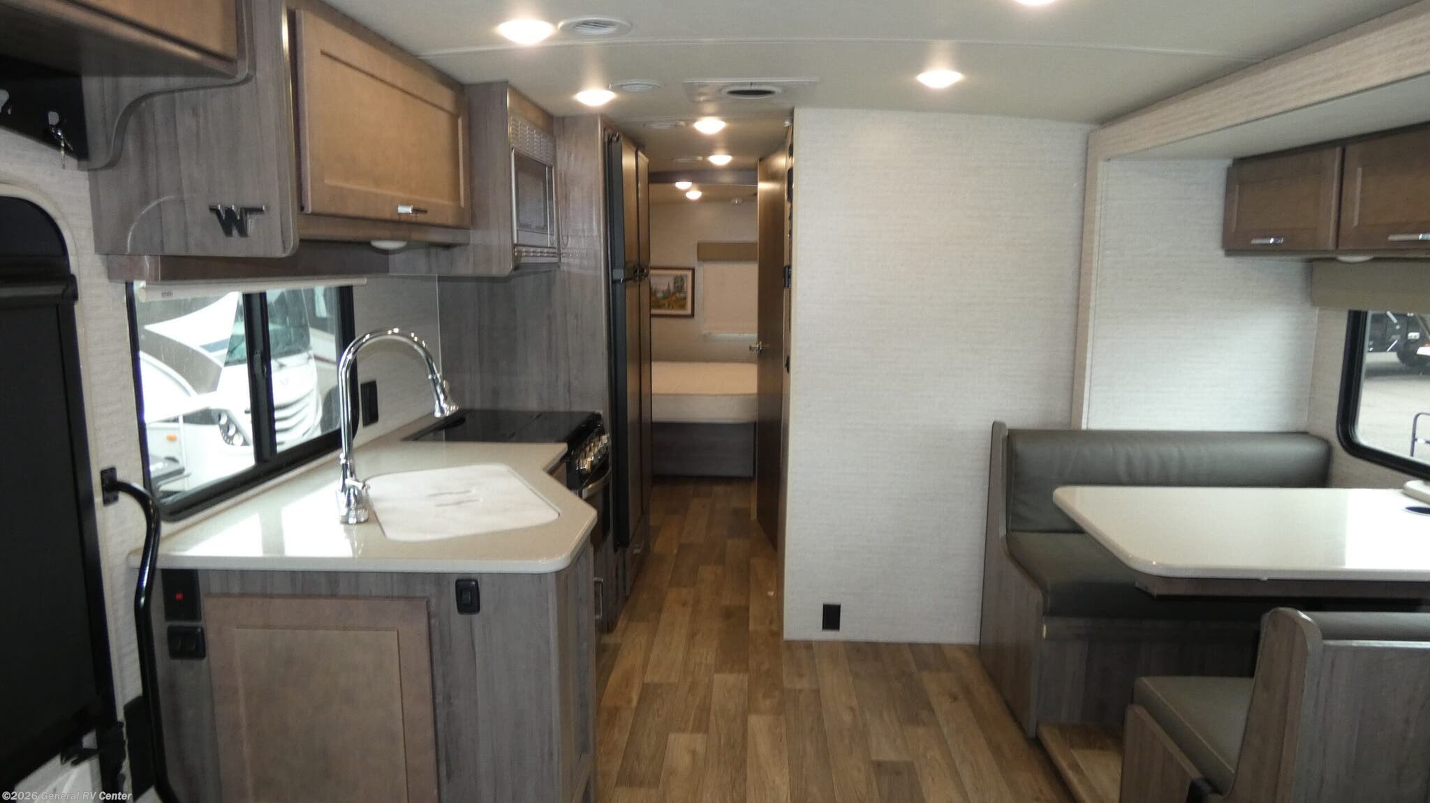 2022 Winnebago Vista 35U - Used Class A For Sale by General RV Center in Dover, Florida