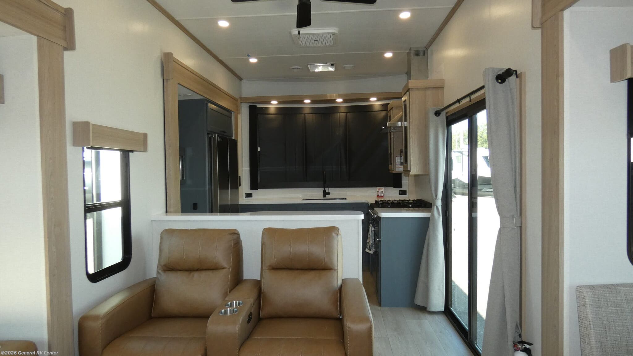 New 2026 CrossRoads Hampton 388FKL available in Dover, Florida