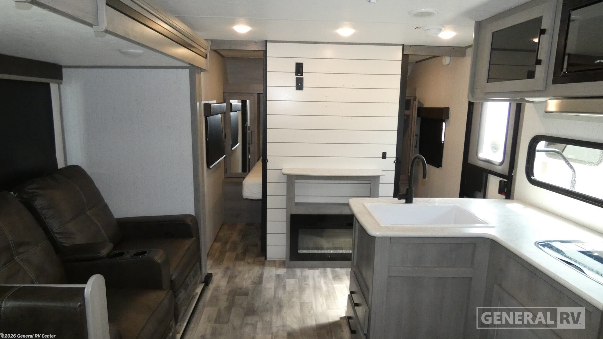 Used 2021 Dutchmen Kodiak SE 28SBH available in Dover, Florida