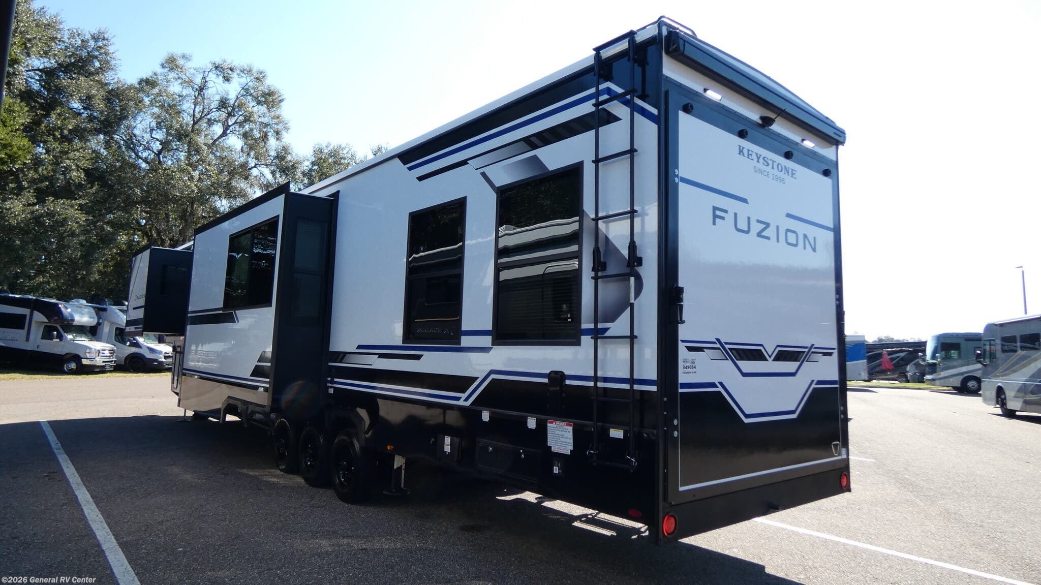 2026 Fuzion 440 by Keystone from General RV Center in Dover, Florida