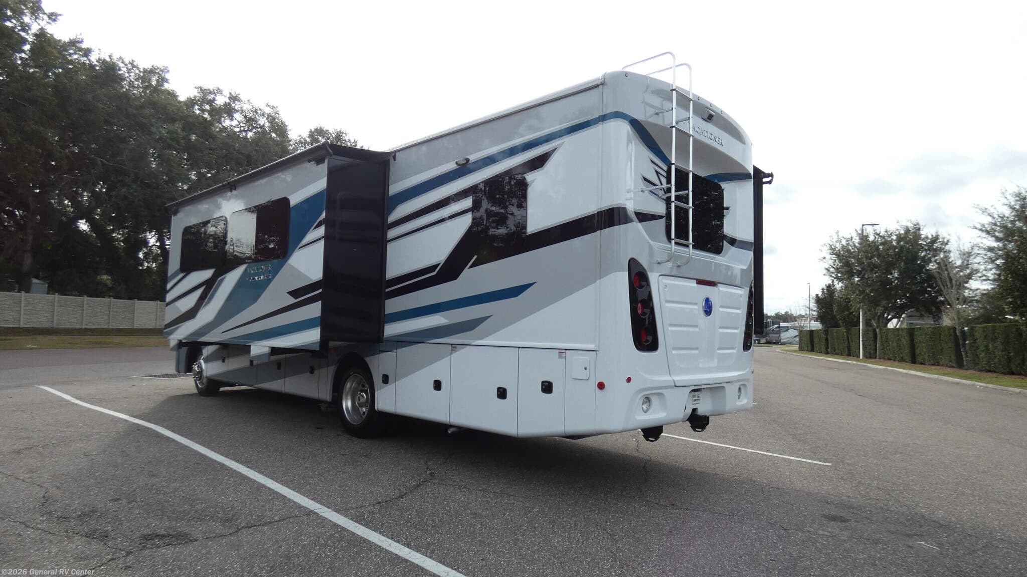 2026 Vacationer 33C by Holiday Rambler from General RV Center in Dover, Florida