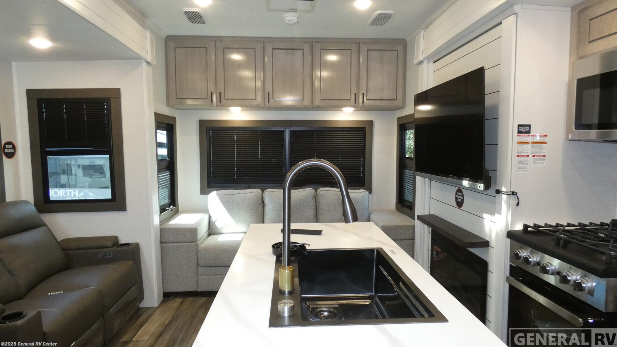 2026 Highland Ridge Open Range 3X 3X372MBH - New Fifth Wheel For Sale by General RV Center in Dover, Florida