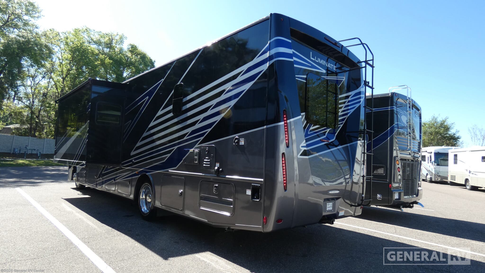 2026 Luminate CC35 by Thor Motor Coach from General RV Center in Dover, Florida