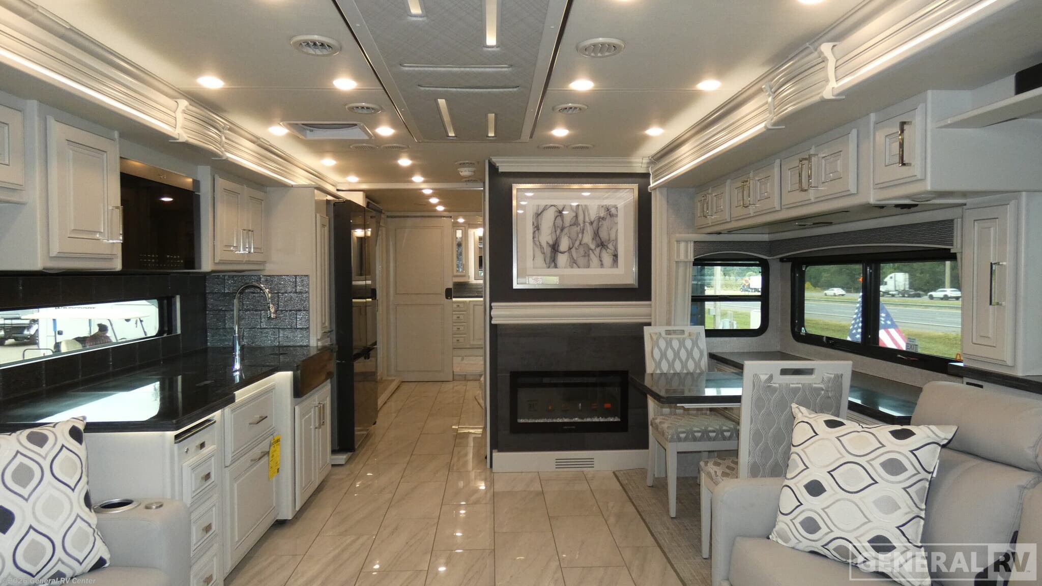 2026 Fleetwood Discovery LXE 40M - New Class A For Sale by General RV Center in Dover, Florida