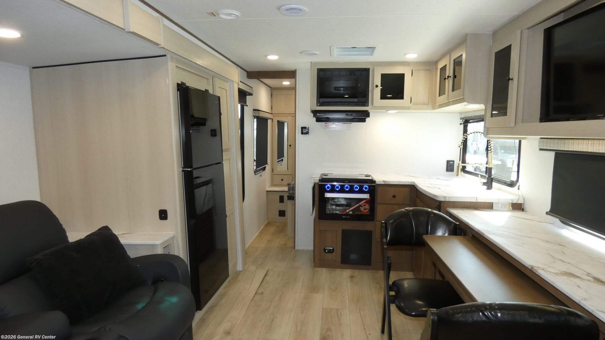 New 2026 Coachmen Apex ULTRA LITE 244RBS available in Dover, Florida