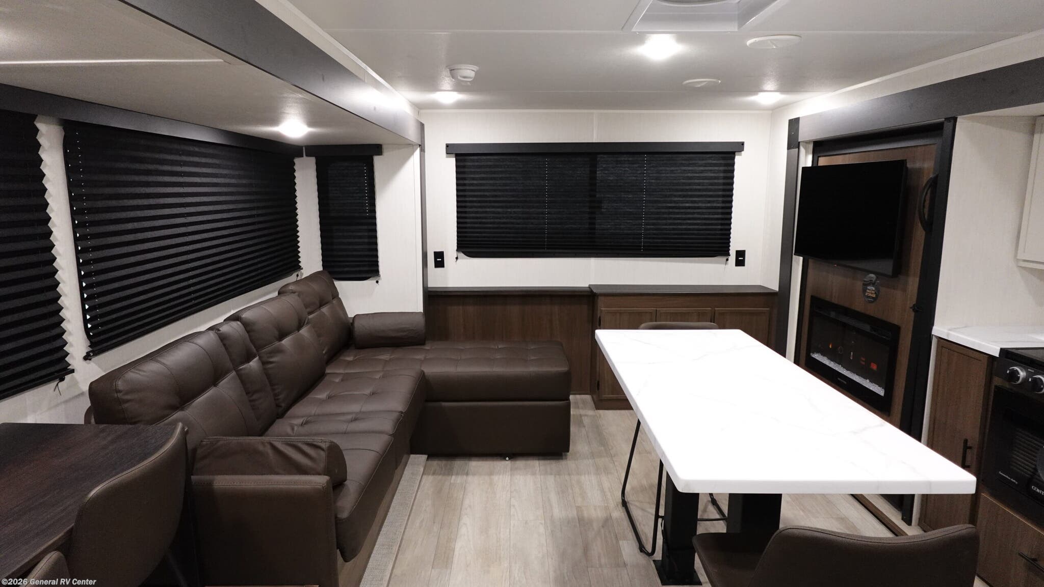 2026 Prime Time Avenger 27REI - New Travel Trailer For Sale by General RV Center in Dover, Florida