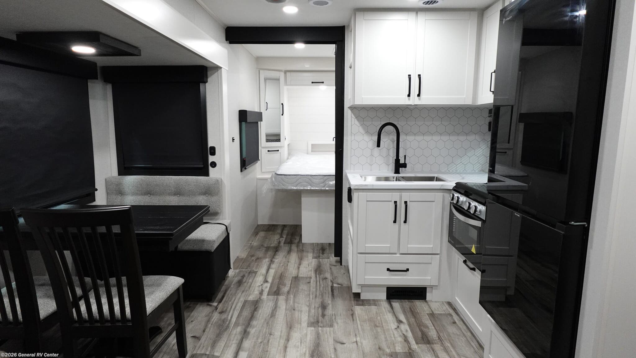 New 2026 Highland Ridge ROAMER 27RBOS available in Dover, Florida