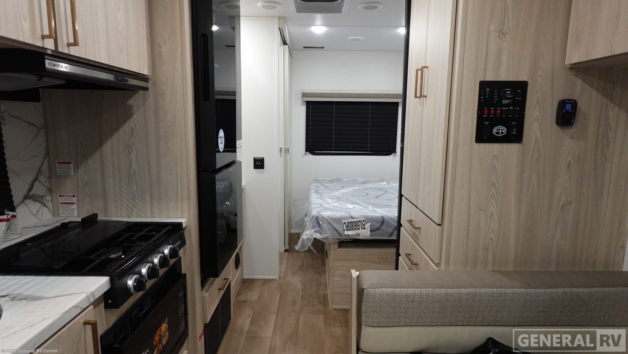2026 East to West Entrada 220S - New Class C For Sale by General RV Center in Dover, Florida