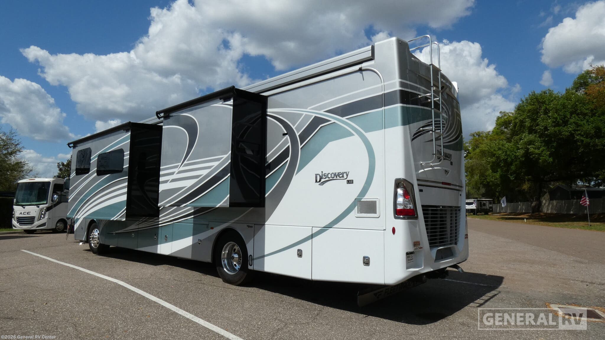 2024 Discovery LXE 40M by Fleetwood from General RV Center in Dover, Florida