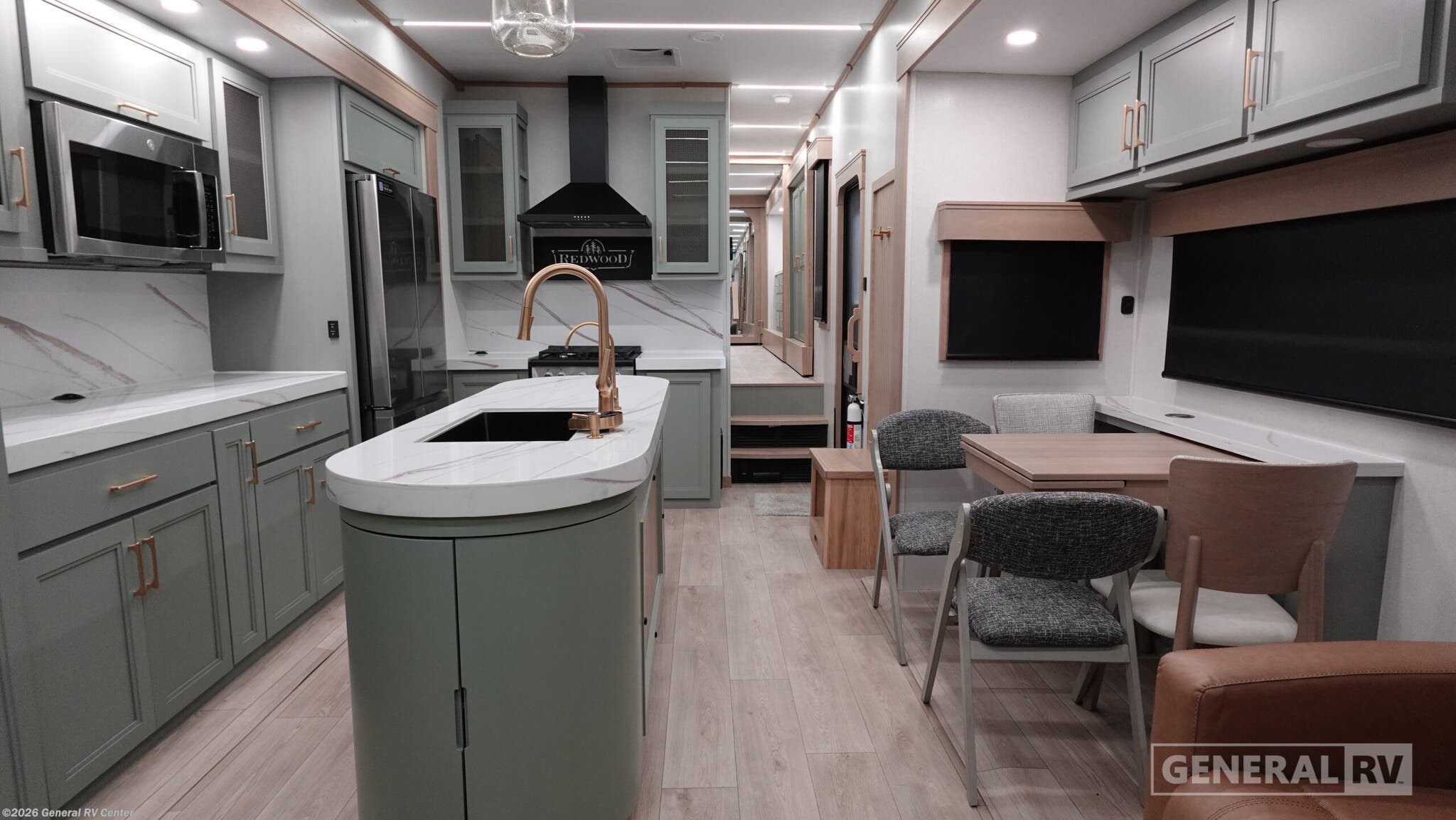 New 2026 CrossRoads Redwood 412GK available in Dover, Florida