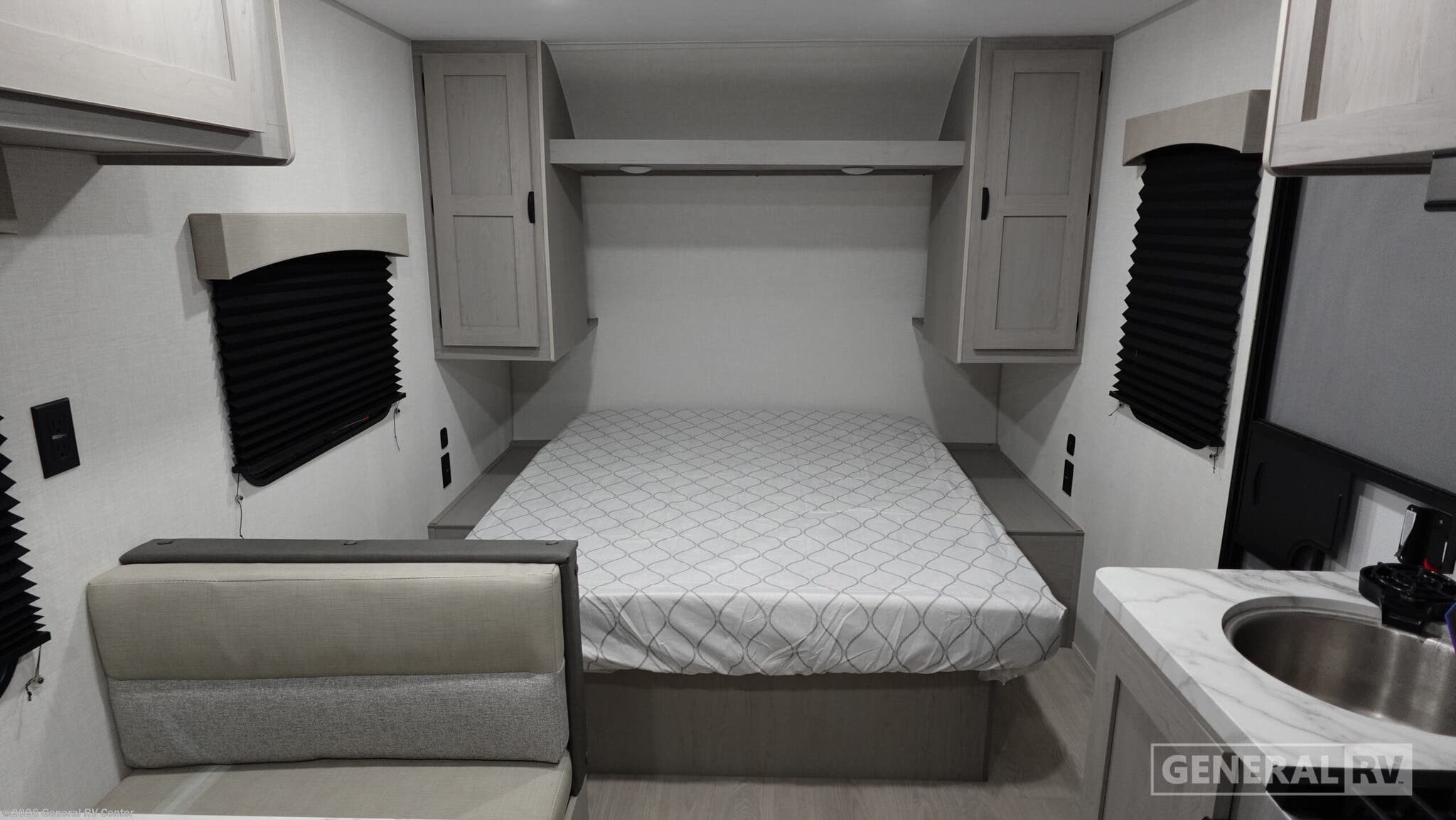 New 2026 Coachmen Clipper 3K SERIES 17FQ available in Dover, Florida