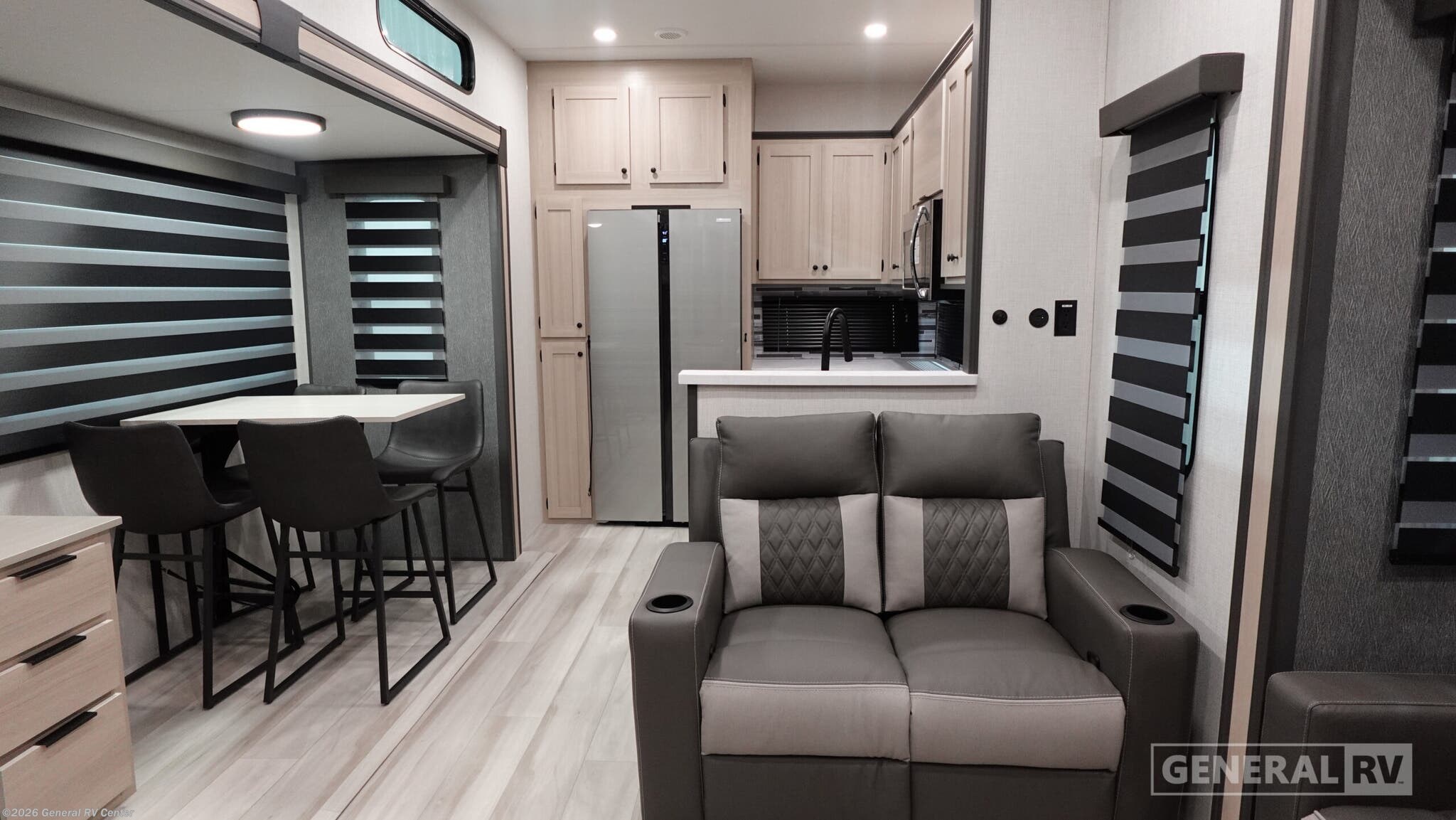 2026 Forest River Wildcat 33CHEF - New Fifth Wheel For Sale by General RV Center in Dover, Florida