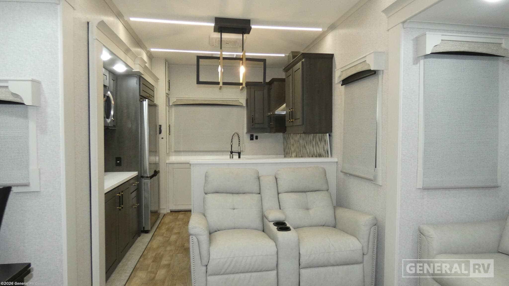 2024 CrossRoads Redwood 4001LK - Used Fifth Wheel For Sale by General RV Center in Dover, Florida