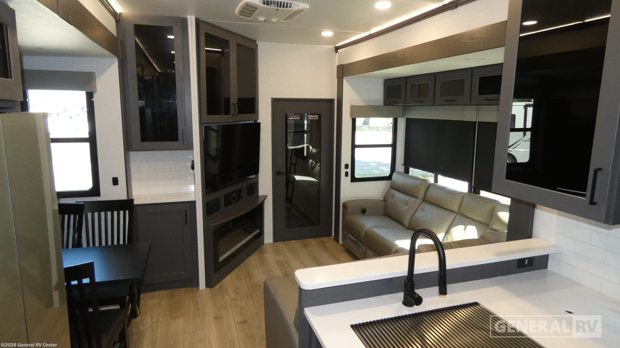 2025 Alliance RV Valor 44V14 - Used Fifth Wheel For Sale by General RV Center in Dover, Florida