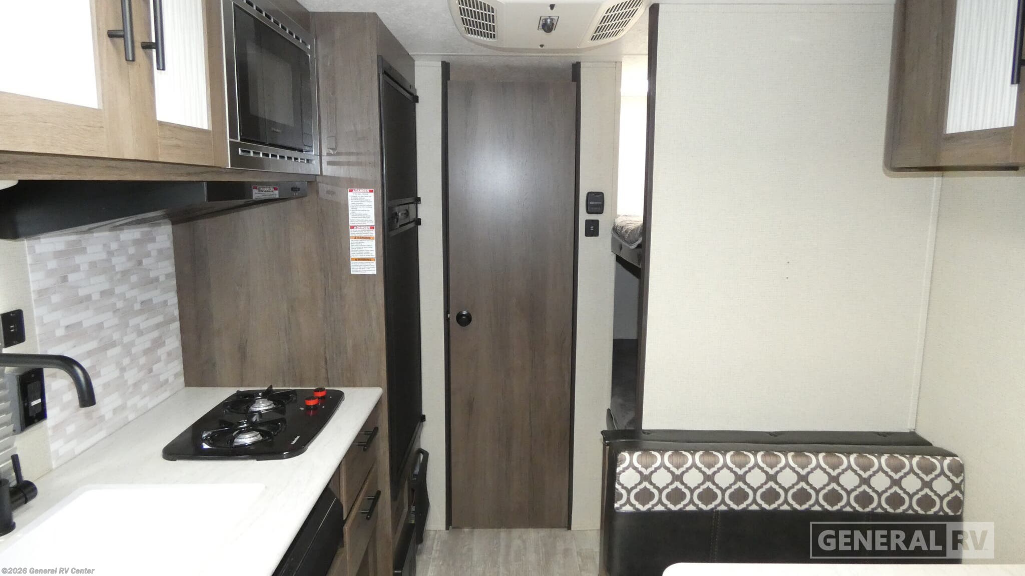 2020 Prime Time Avenger LT 16BH - Used Travel Trailer For Sale by General RV Center in Dover, Florida