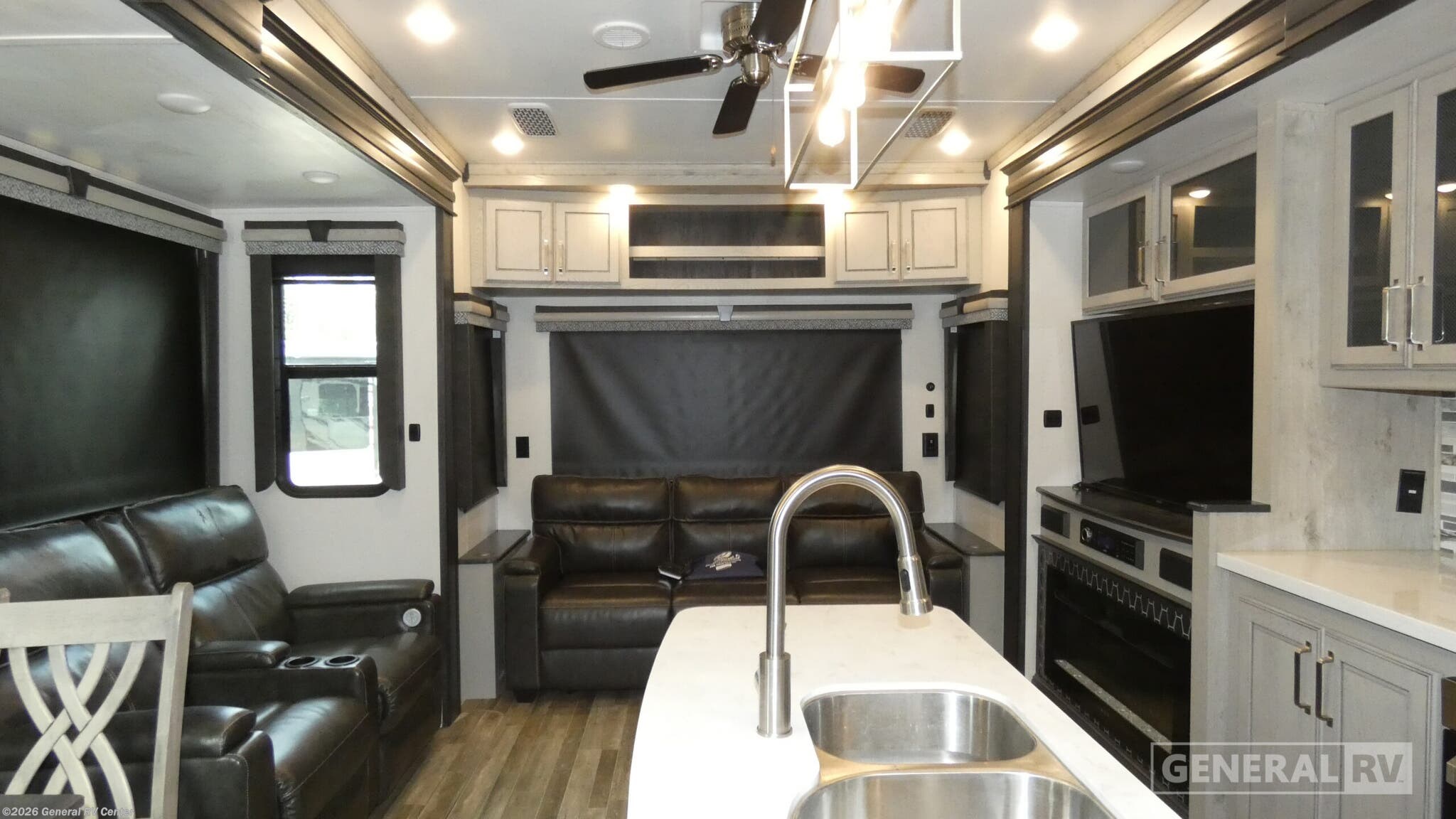 2021 Keystone Alpine 3120RS - Used Fifth Wheel For Sale by General RV Center in Dover, Florida