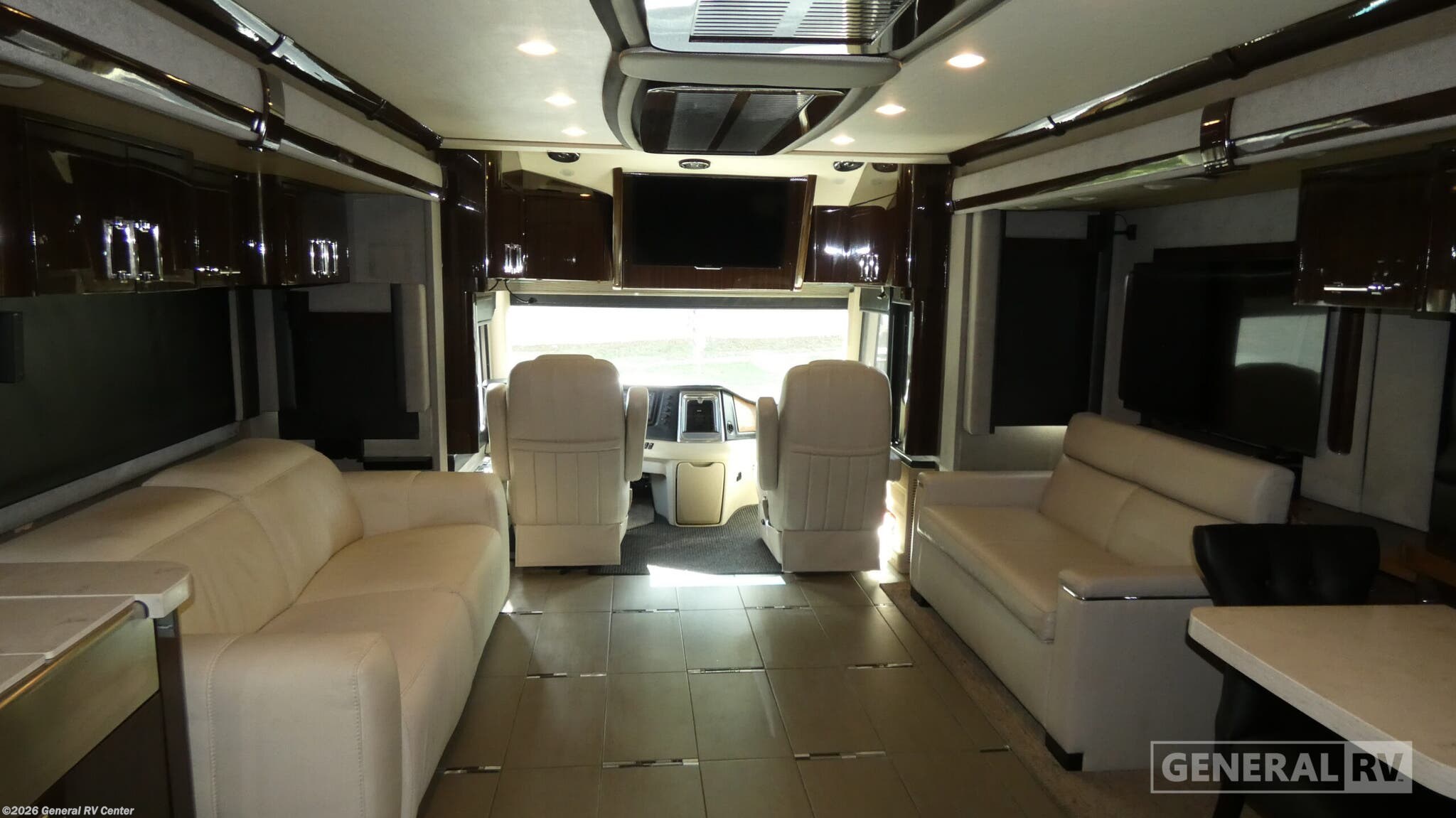 Used 2016 American Coach HERITAGE 45T available in Dover, Florida