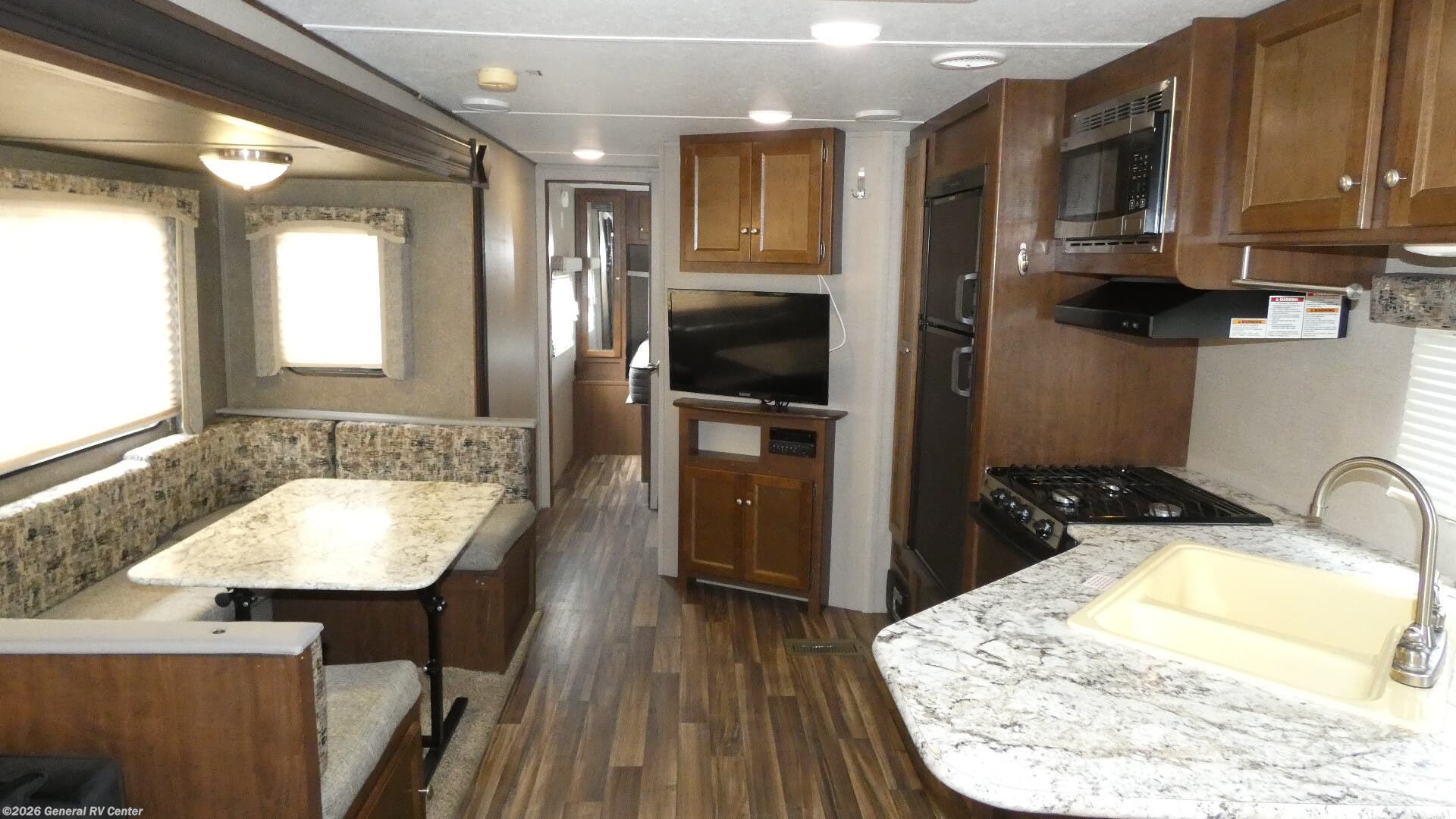 Used 2018 Keystone Hideout 26RLSWE available in Dover, Florida