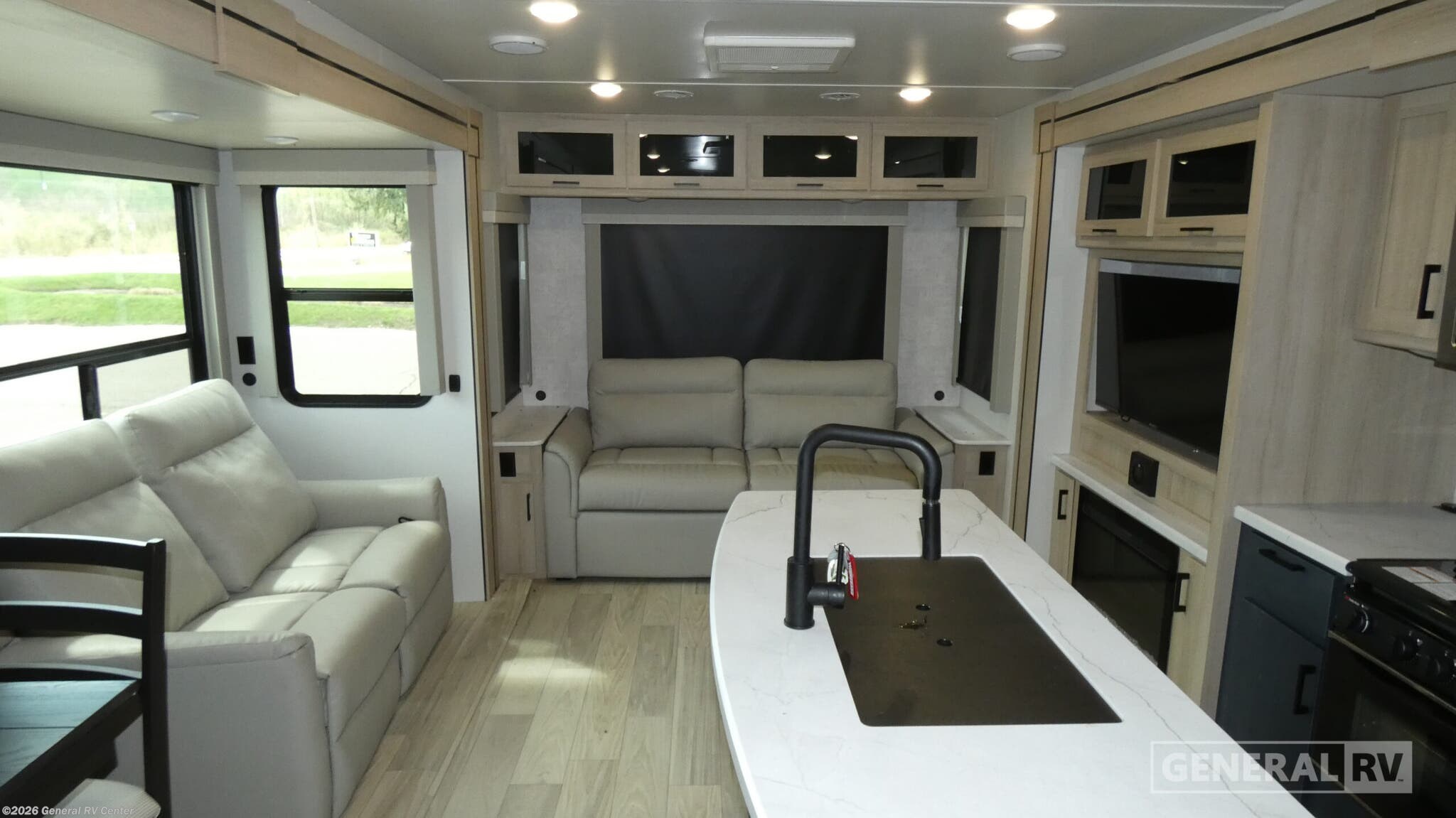 2024 Winnebago Voyage 3235RL - Used Travel Trailer For Sale by General RV Center in Dover, Florida