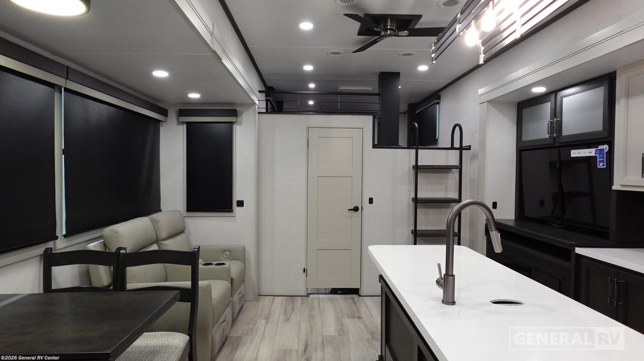 2026 Keystone Alpine AVALANCHE 390DS - New Fifth Wheel For Sale by General RV Center in Dover, Florida