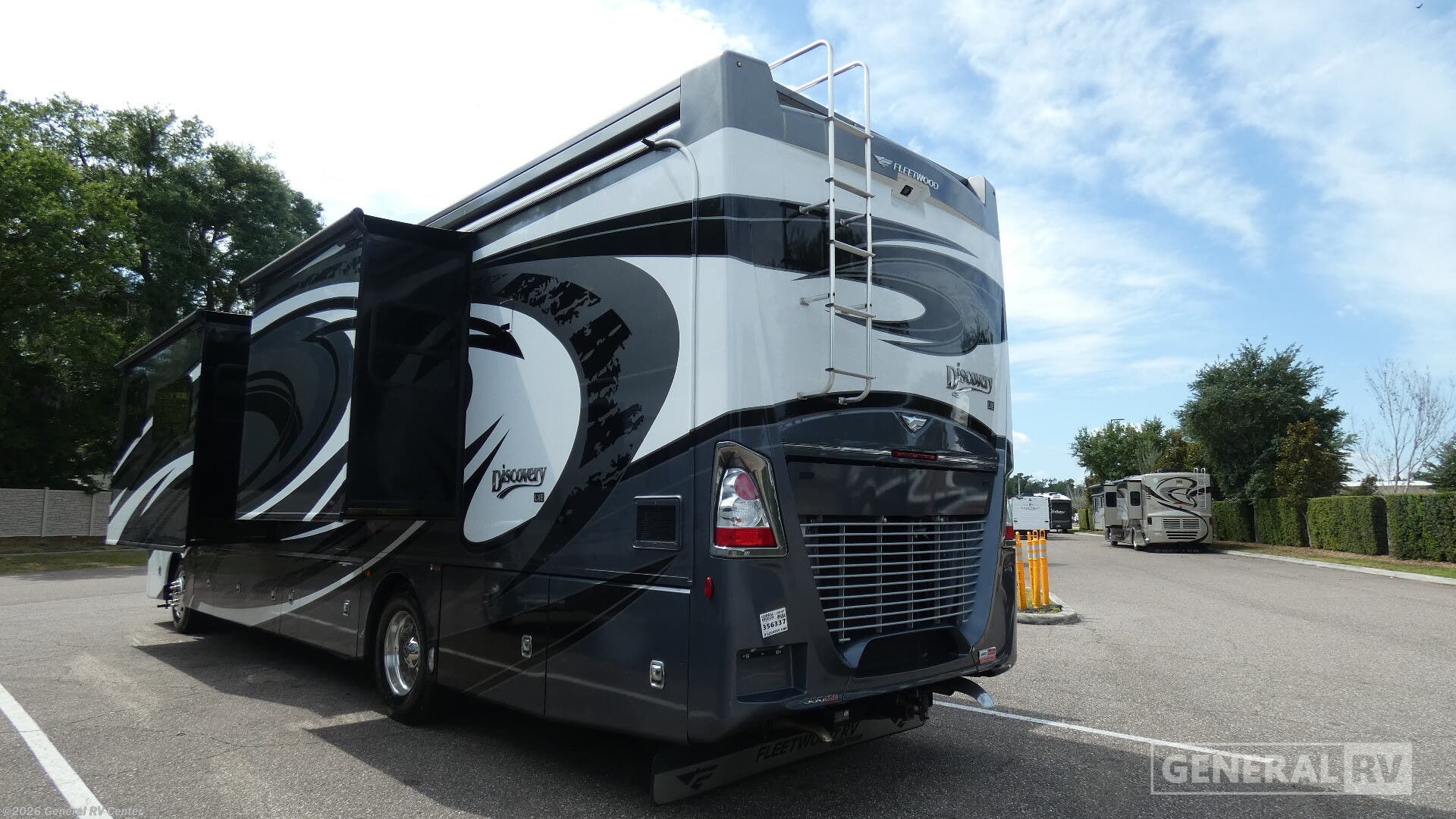 2020 Discovery LXE 40M by Fleetwood from General RV Center in Dover, Florida