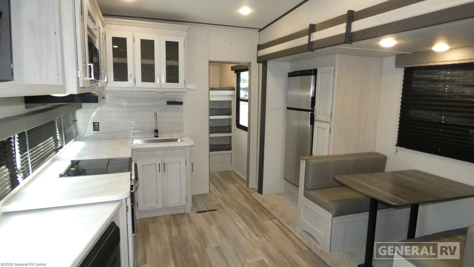 2022 Keystone Sprinter 31TB - Used Fifth Wheel For Sale by General RV Center in Dover, Florida