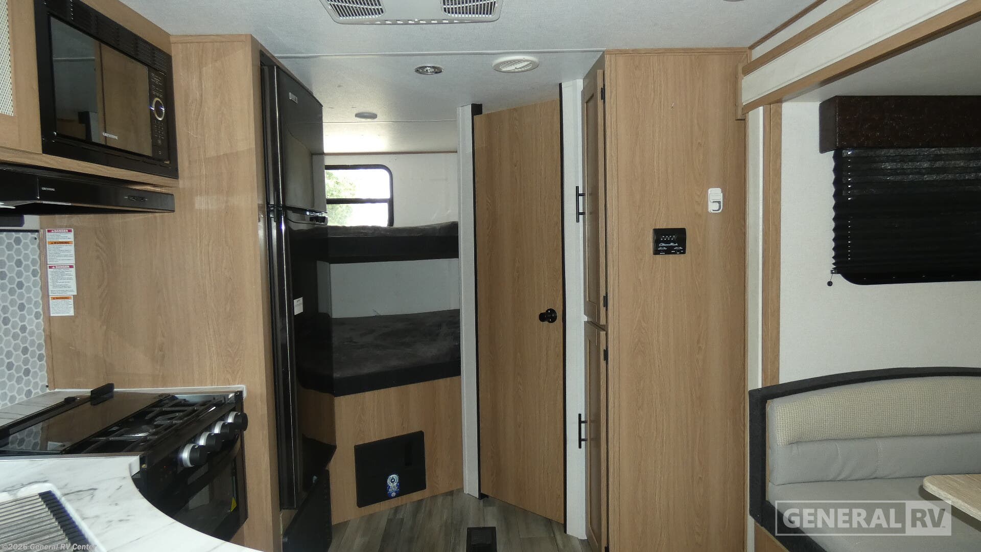 2023 Prime Time Avenger 24BHS - Used Travel Trailer For Sale by General RV Center in Dover, Florida