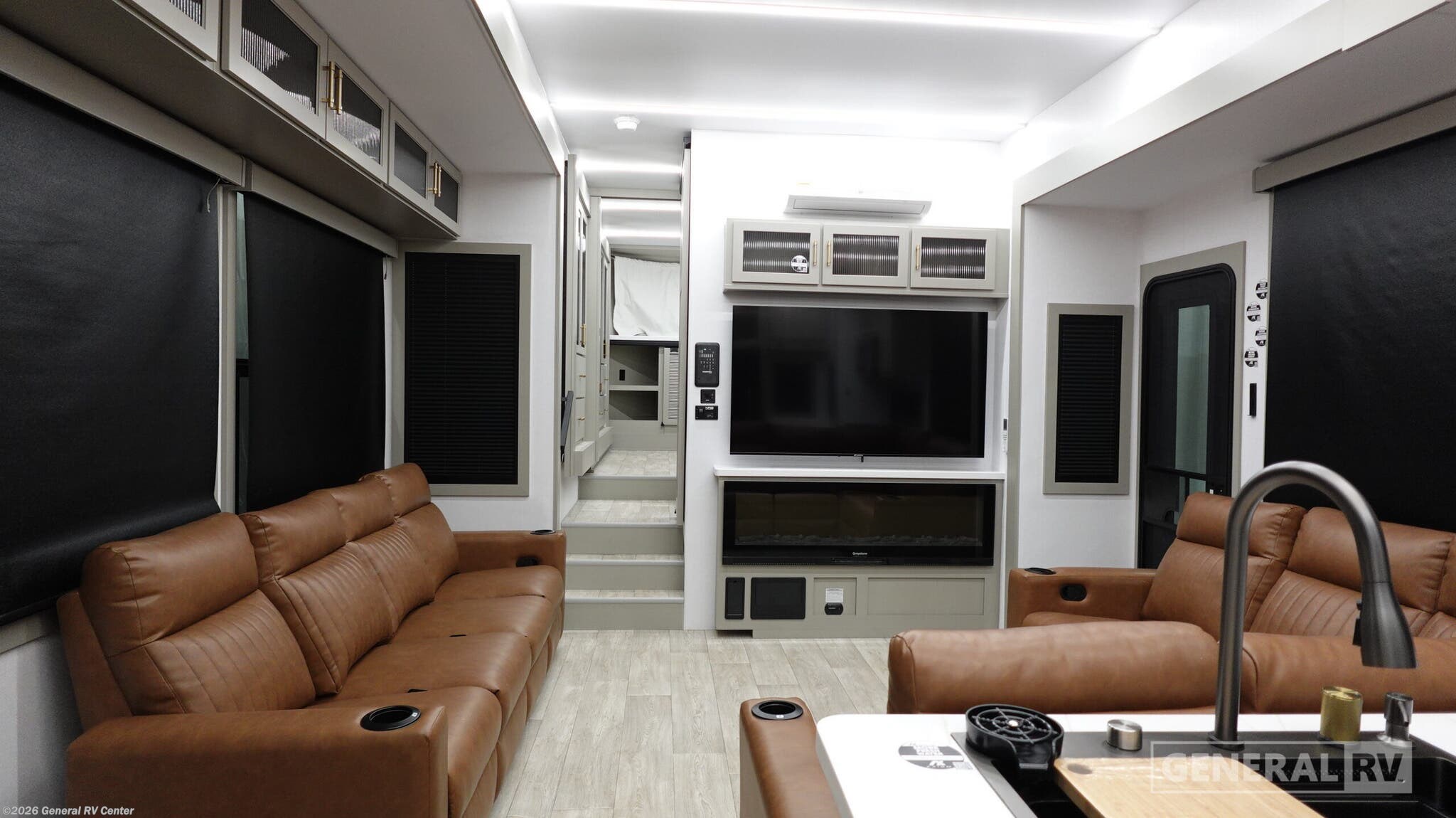 New 2027 Axiom Imperium I2900 available in Dover, Florida