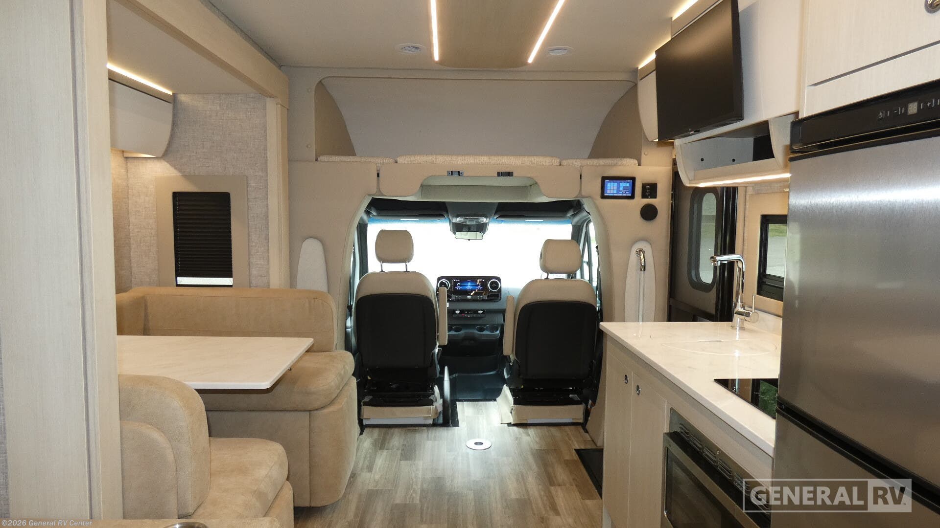 Used 2025 Tiffin Wayfarer 25XRW available in Dover, Florida