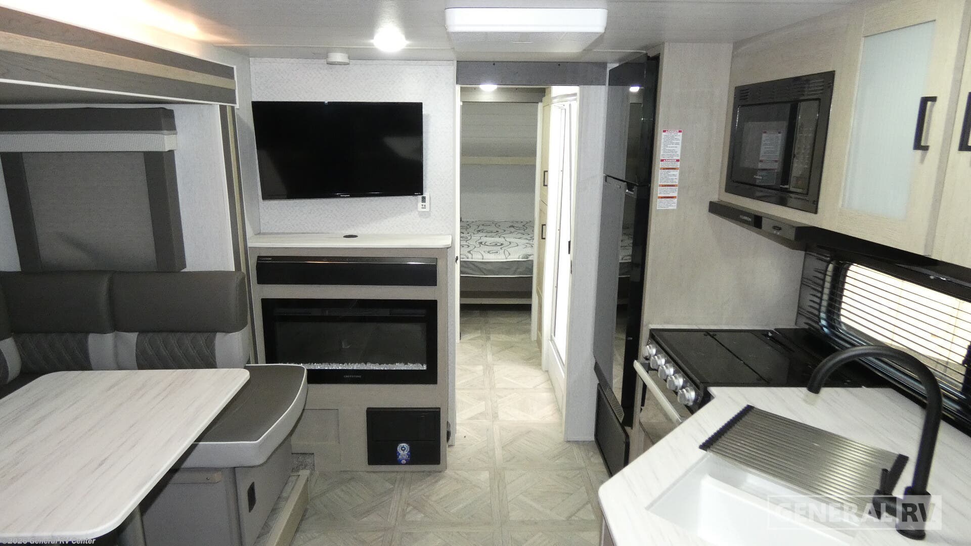 Used 2023 Forest River Salem Cruise Lite 24RLXL available in Dover, Florida