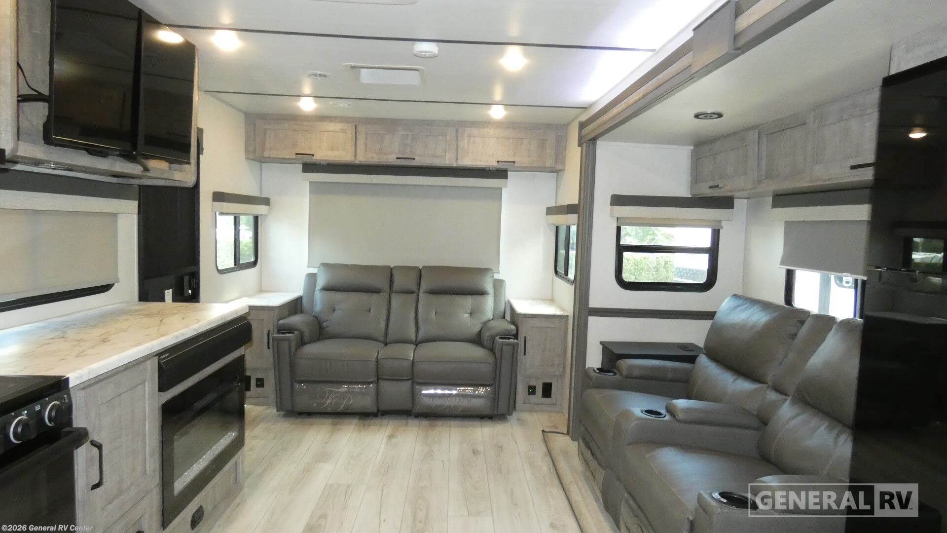 2023 Forest River Grand Surveyor 253RLS - Used Travel Trailer For Sale by General RV Center in Dover, Florida