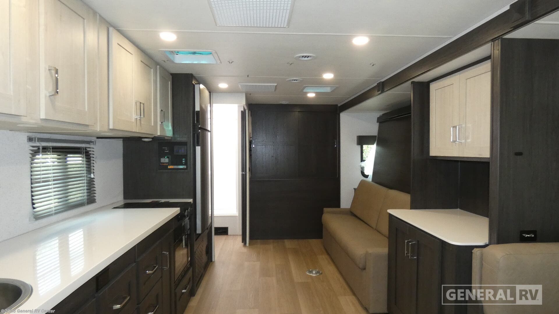 2027 Winnebago Sunflyer 28MB - New Class C For Sale by General RV Center in Dover, Florida