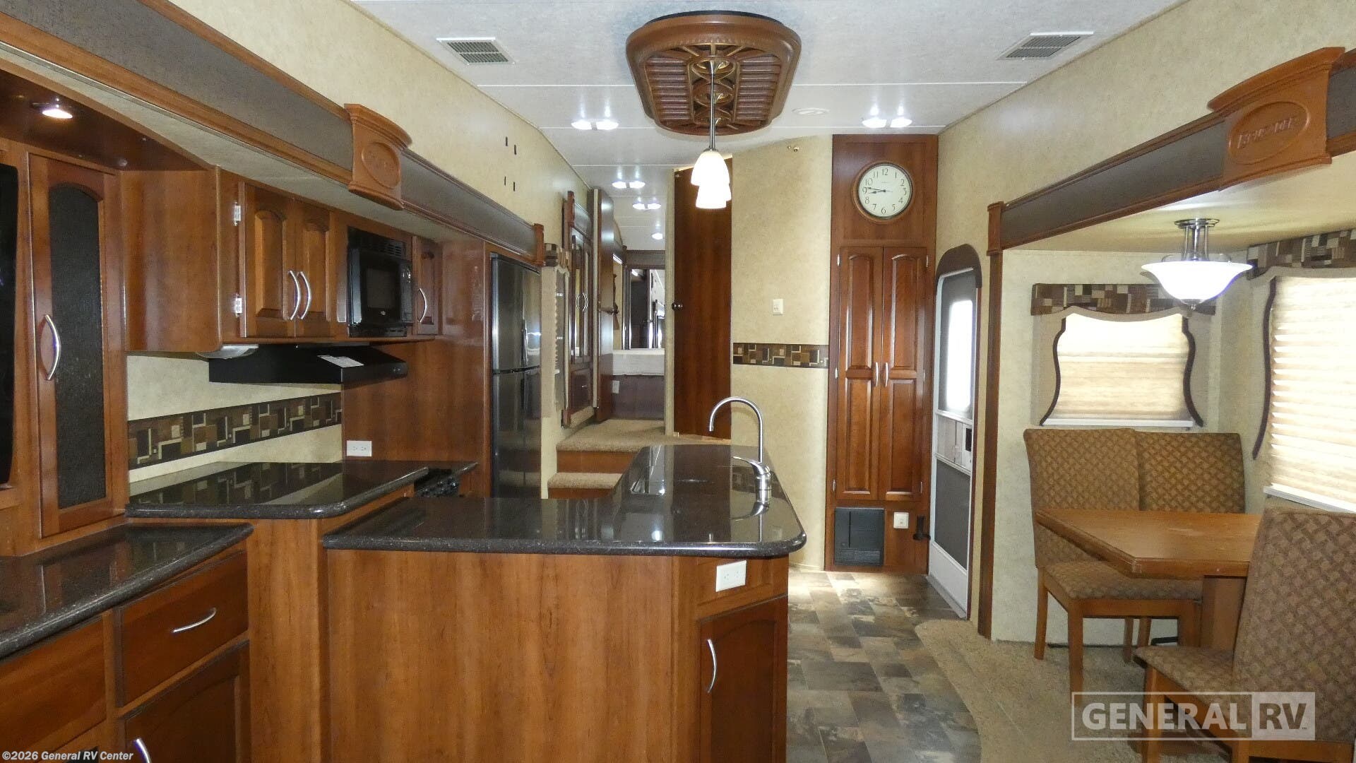 Used 2013 Prime Time Crusader 320RLT available in Dover, Florida