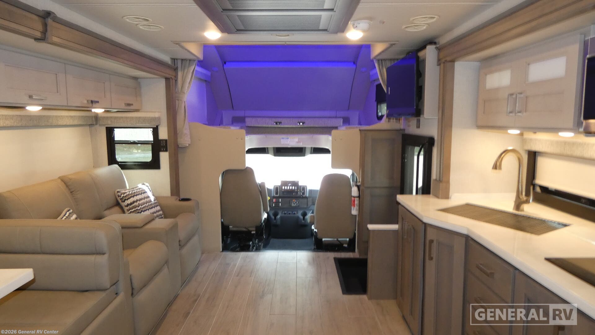 New 2026 Thor Motor Coach Pasadena SV 38XL available in Dover, Florida