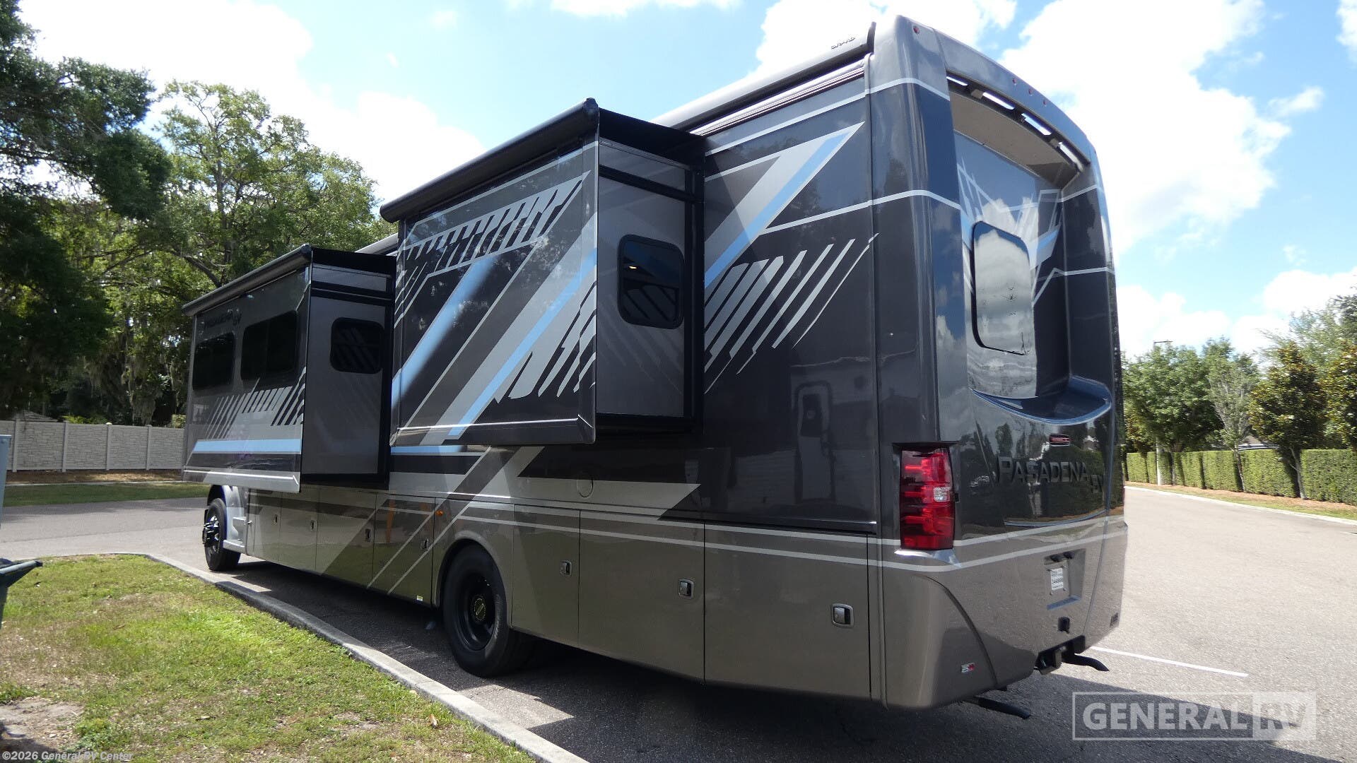 2026 Pasadena SV 38XL by Thor Motor Coach from General RV Center in Dover, Florida