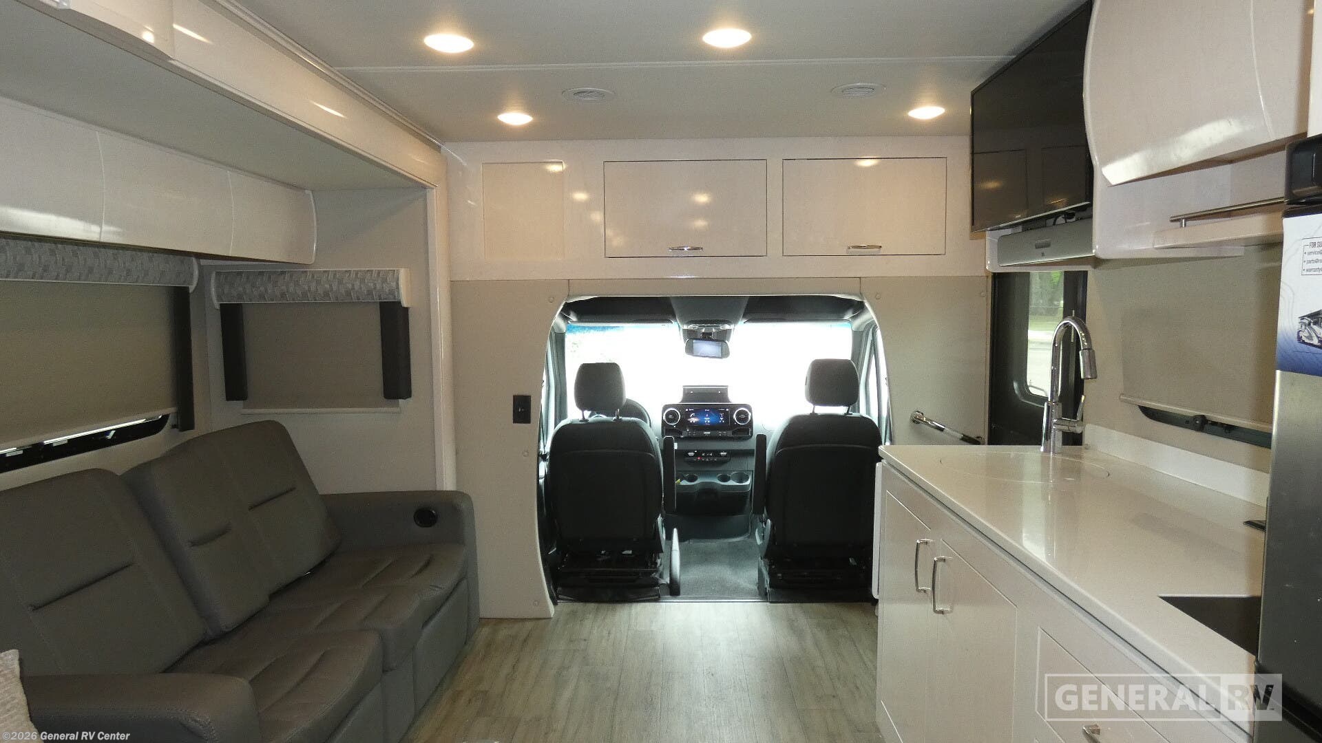 Used 2024 Renegade VIENNA 25RML available in Dover, Florida